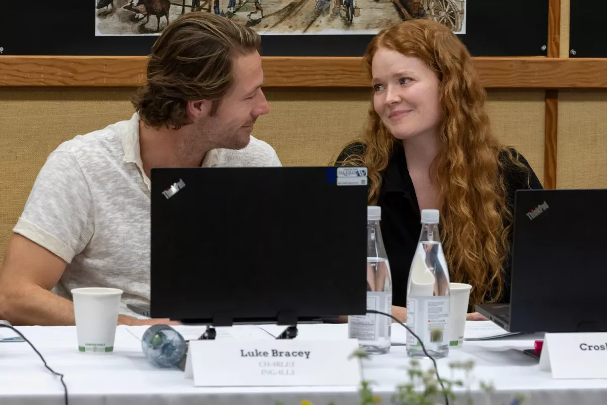 Sau hơn 40 năm, "Ng&ocirc;i nh&agrave; nhỏ tr&ecirc;n thảo nguy&ecirc;n" lại g&acirc;y sốt- Ảnh 3.