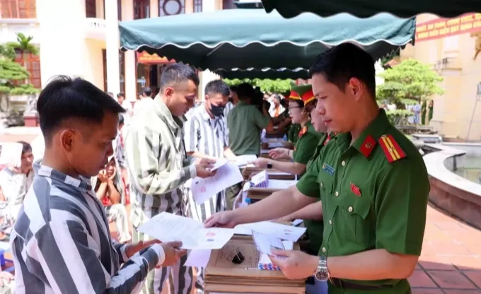 Trại giam dự kiến mở t&agrave;i khoản ng&acirc;n h&agrave;ng, d&aacute;n QR Code để người nh&agrave; chuyển tiền cho phạm nh&acirc;n- Ảnh 1.