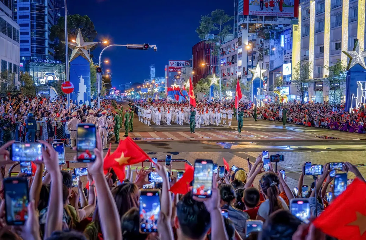 Chi&ecirc;m ngưỡng vẻ đẹp qu&ecirc; hương đất nước qua ống k&iacute;nh của c&aacute;c nhiếp ảnh gia nữ - Ảnh 4.