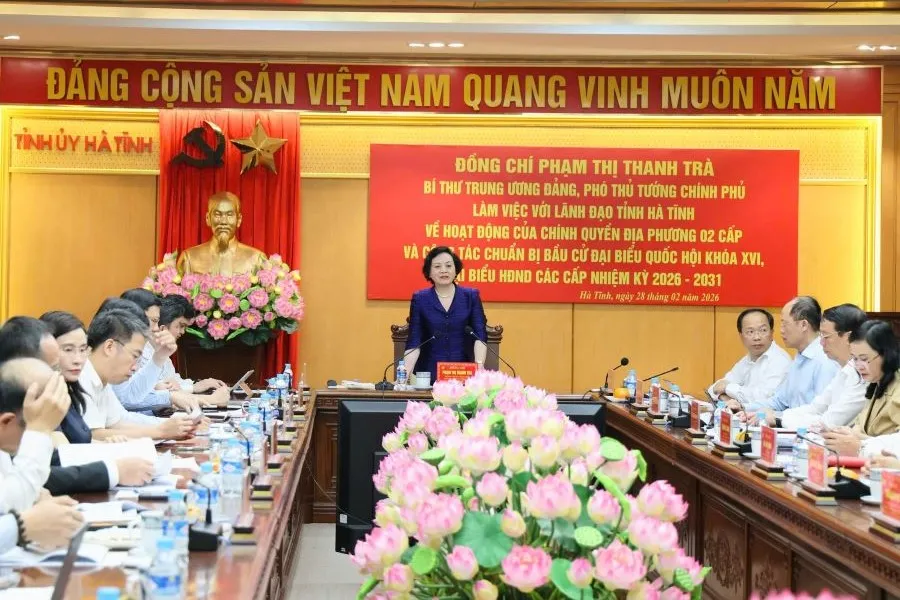 Ph&oacute; Thủ tướng Phạm Thị Thanh Tr&agrave; y&ecirc;u cầu H&agrave; Tĩnh đẩy mạnh ph&acirc;n cấp, tinh gọn bộ m&aacute;y, n&acirc;ng cao hiệu lực quản trị- Ảnh 1.
