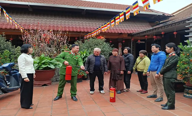Phường Thanh Xuân: Tăng cường kiểm tra, tuyên truyền an toàn PCCC tại các cơ sở văn hóa, tín ngưỡng trên địa bàn - Ảnh 2.