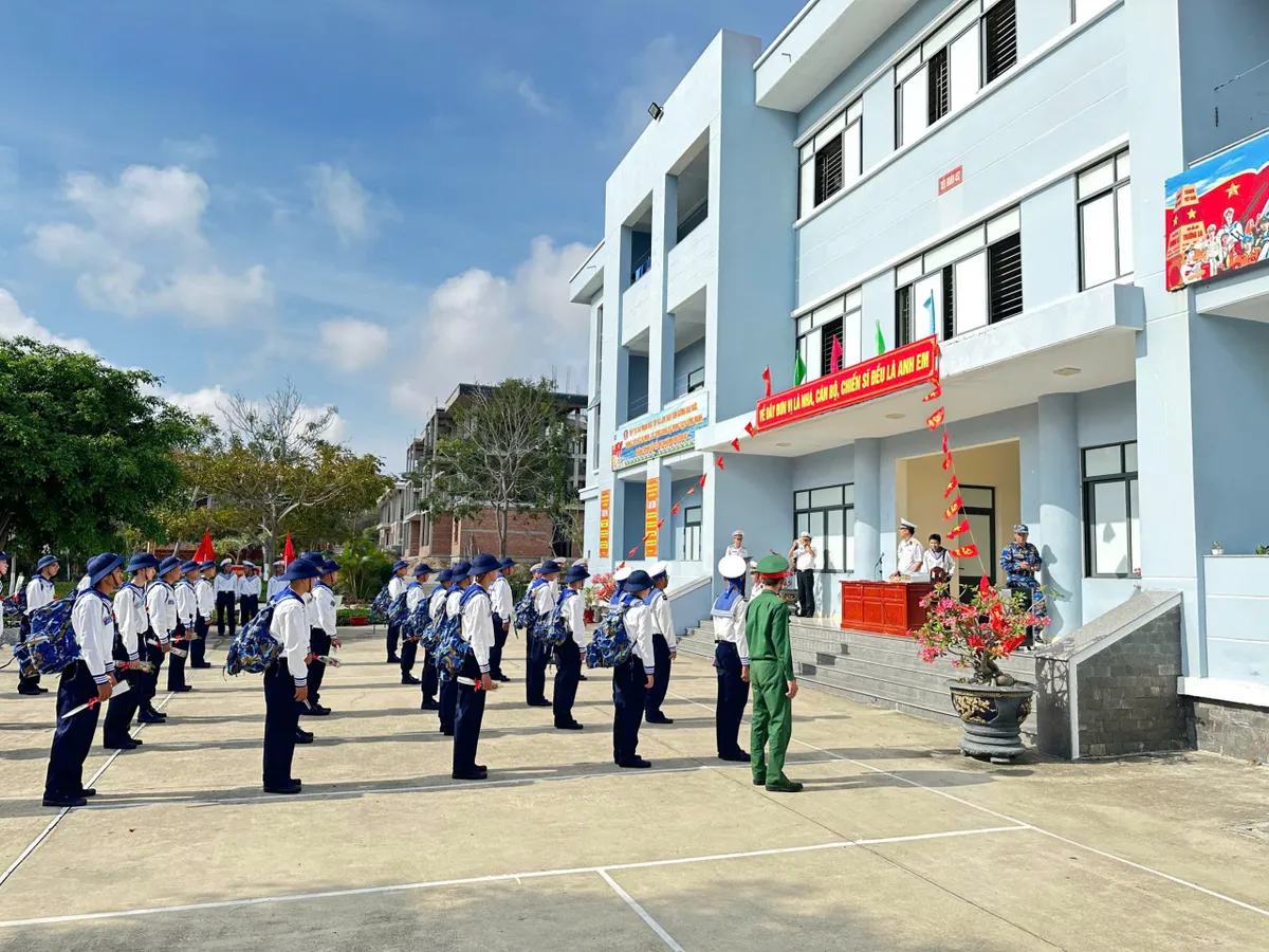 V&ugrave;ng 4 Hải qu&acirc;n rộn r&agrave;ng đ&oacute;n gần 3.000 t&acirc;n binh: Khởi động m&ugrave;a huấn luyện 2026 - Ảnh 1.