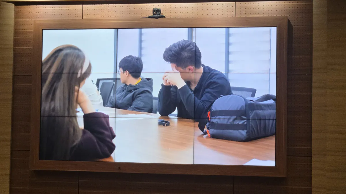  Vụ &ldquo;X&ocirc;i Lạc TV&rdquo;: Bắt nhiều BLV như &ldquo;Batman&rdquo;, &ldquo;Người Dơi&rdquo;, nh&acirc;n vi&ecirc;n c&oacute; cả tr&igrave;nh độ thạc sĩ - Ảnh 2.