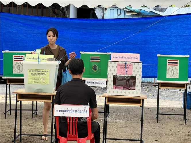 Th&aacute;i Lan c&ocirc;ng bố kết quả trưng cầu d&acirc;n &yacute; về sửa đổi hiến ph&aacute;p  - Ảnh 1.