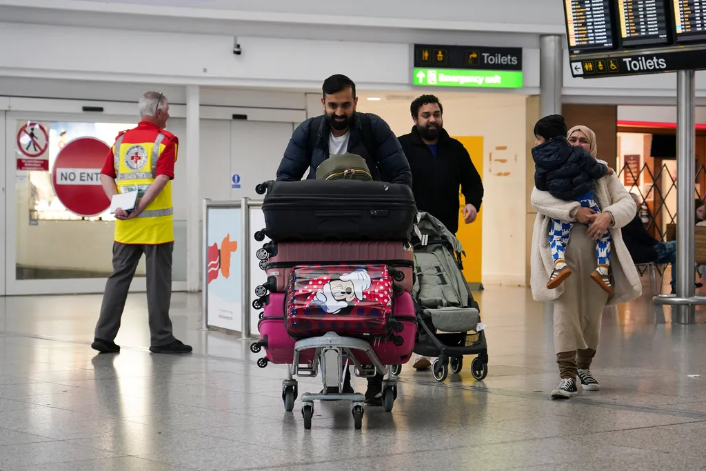 Hơn 20.000 người Israel đ&atilde; hồi hương kể từ chiến tranh Iran  - Ảnh 1.