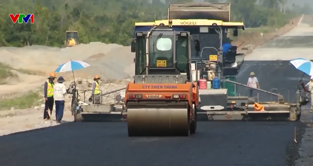Cao tốc Ch&acirc;u Đốc - Cần Thơ - S&oacute;c Trăng chậm tiến độ v&igrave; thiếu c&aacute;t - Ảnh 1.