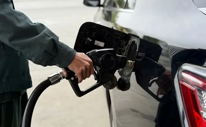 Bộ C&ocirc;ng Thương: Nguồn cung xăng dầu trong nước th&aacute;ng 3 cơ bản được bảo đảm- Ảnh 1.