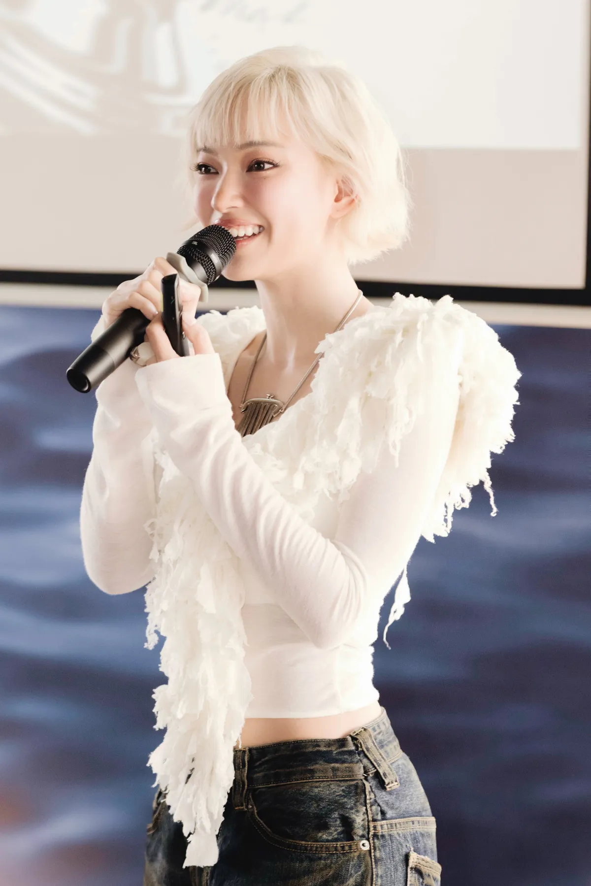 Ch&acirc;u B&ugrave;i ra mắt ca kh&uacute;c tự s&aacute;ng t&aacute;c c&ugrave;ng với Binz- Ảnh 3.