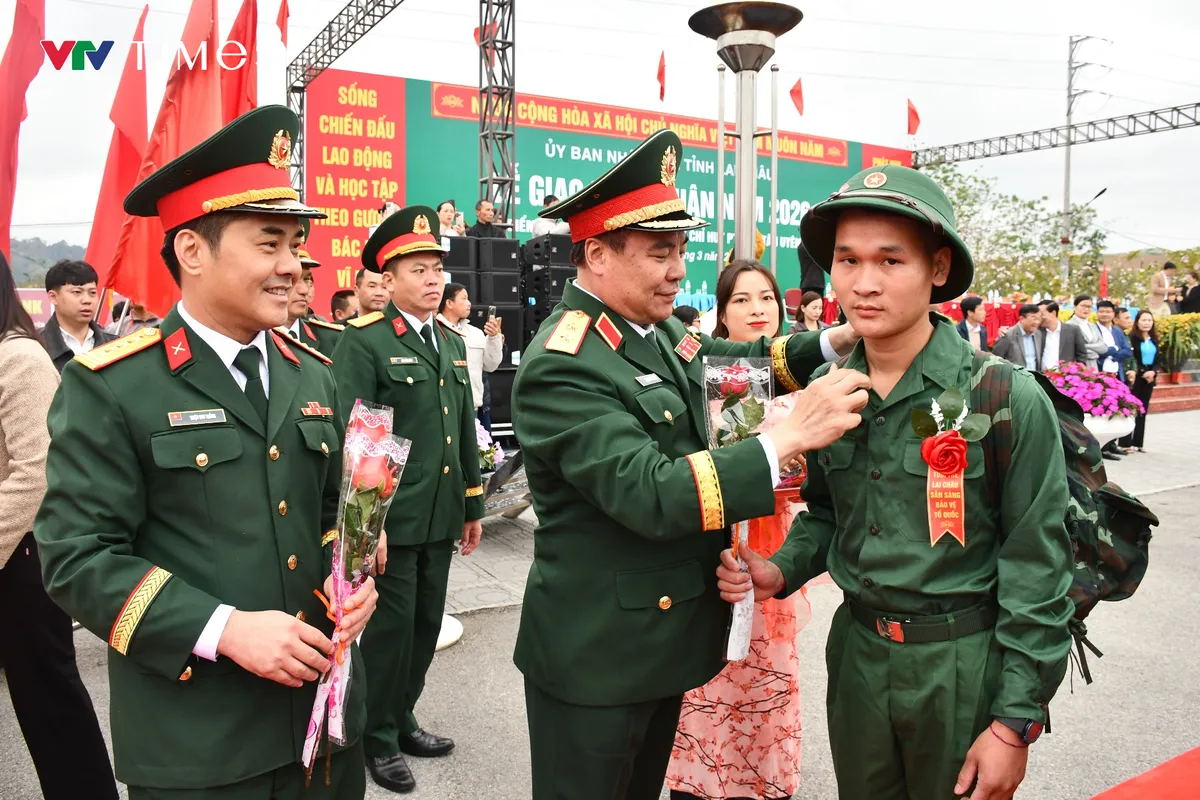 Lai Ch&acirc;u rộn r&agrave;ng ng&agrave;y hội giao nhận qu&acirc;n năm 2026  - Ảnh 5.