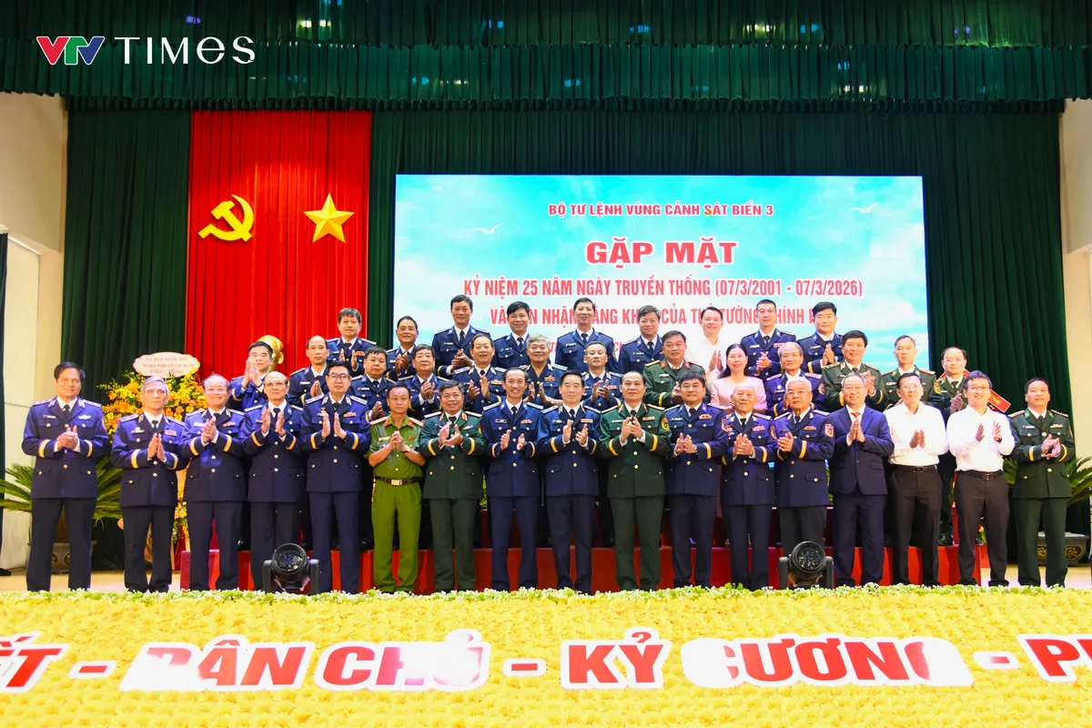 Bộ Tư lệnh V&ugrave;ng Cảnh s&aacute;t biển 3 nhận Bằng khen của Thủ tướng Ch&iacute;nh phủ - Ảnh 2.