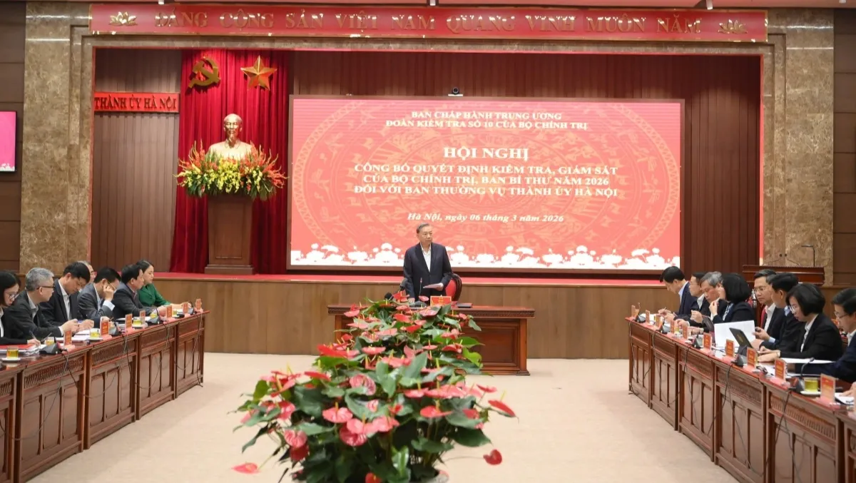 Tổng B&iacute; thư chủ tr&igrave; c&ocirc;ng bố quyết định kiểm tra, gi&aacute;m s&aacute;t Ban Thường vụ Th&agrave;nh ủy H&agrave; Nội- Ảnh 1.