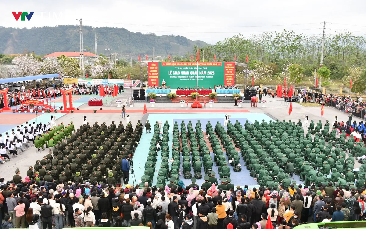 Quang cảnh tại điểm giao nhận quân số 5. Ảnh: Đức Duẩn