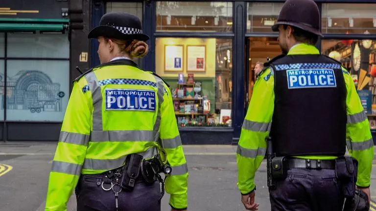 Anh bắt giữ 4 nghi phạm bị cáo buộc làm gián điệp cho Iran- Ảnh 1. Anh bắt giữ 4 nghi phạm bị cáo buộc làm gián điệp cho Iran- Ảnh 1.