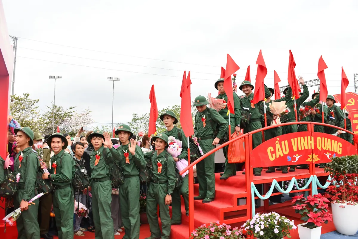 Lai Ch&acirc;u rộn r&agrave;ng ng&agrave;y hội giao nhận qu&acirc;n năm 2026  - Ảnh 9.