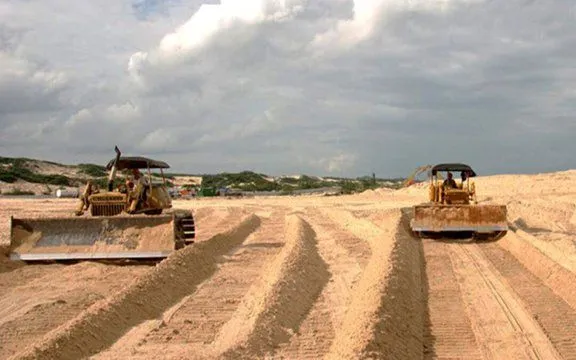 Cao tốc chậm tiến độ vì thiếu cát