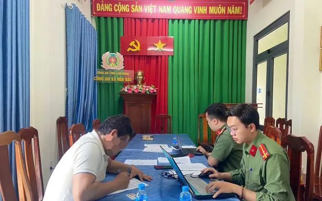 Đối tượng N.L viết bản tường trình sự việc tại cơ quan Công an.