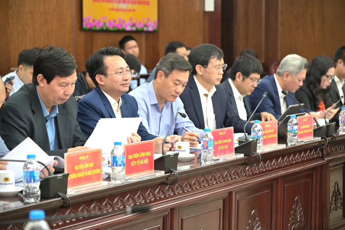 H&agrave; Nội: Siết kỷ cương xử l&yacute; vi phạm trật tự đ&ocirc; thị, kh&ocirc;ng để t&aacute;i diễn lấn chiếm vỉa h&egrave; - Ảnh 2.