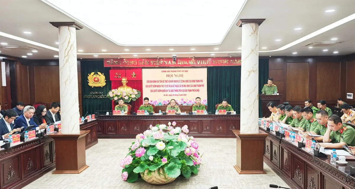 H&agrave; Nội: Siết kỷ cương xử l&yacute; vi phạm trật tự đ&ocirc; thị, kh&ocirc;ng để t&aacute;i diễn lấn chiếm vỉa h&egrave; - Ảnh 1.