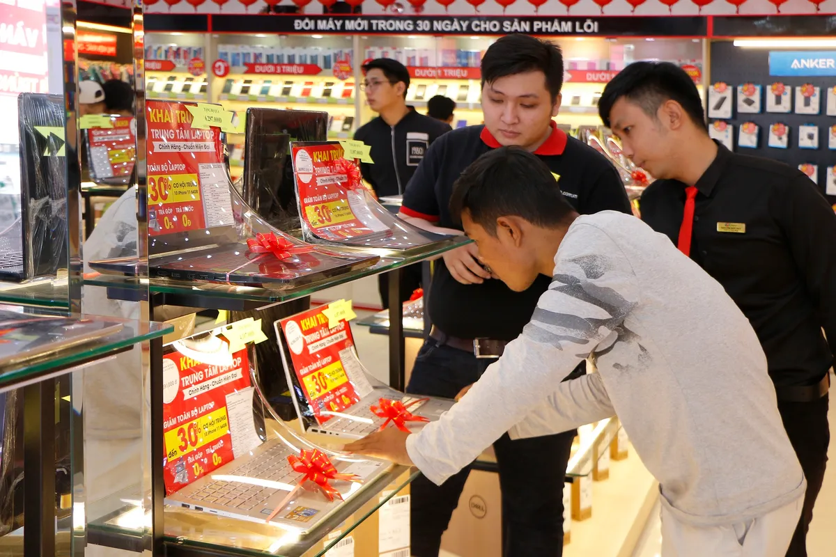 Từ X&ocirc;i Lạc TV đến phần mềm crack: V&igrave; sao nội dung &ldquo;lậu&rdquo; vẫn phổ biến? - Ảnh 1.