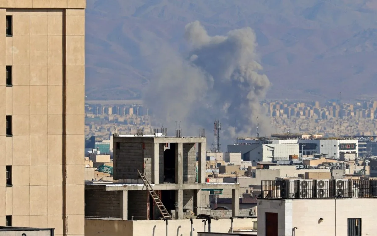 Trung tâm thủ đô Tehran bị trúng không kích của Israel, ngày 6/3/2026 (Ảnh: AFP)