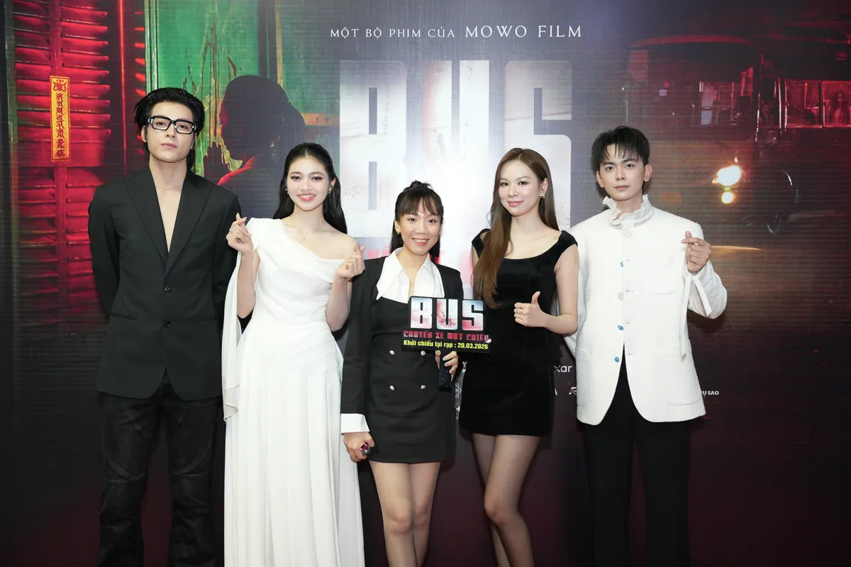 &Aacute;p lực của cặp đ&ocirc;i ch&iacute;nh phim 'Bus: Chuyến xe một chiều' - Ảnh 4.