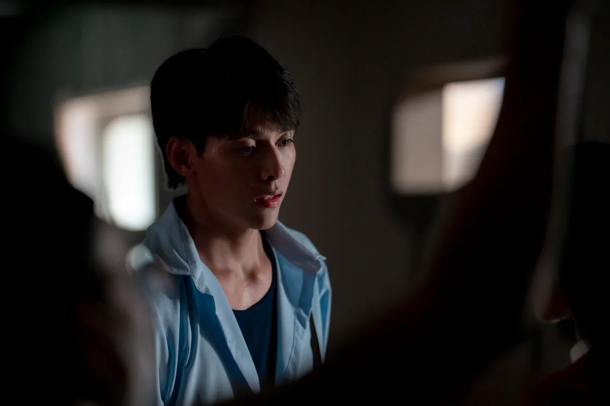 &Aacute;p lực của cặp đ&ocirc;i ch&iacute;nh phim 'Bus: Chuyến xe một chiều' - Ảnh 2.