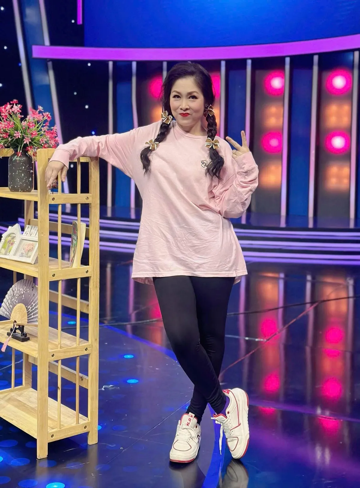 Điểm tin sao Việt: H&ograve;a Minzy khoe bạn trai qu&acirc;n nh&acirc;n - Ảnh 4.