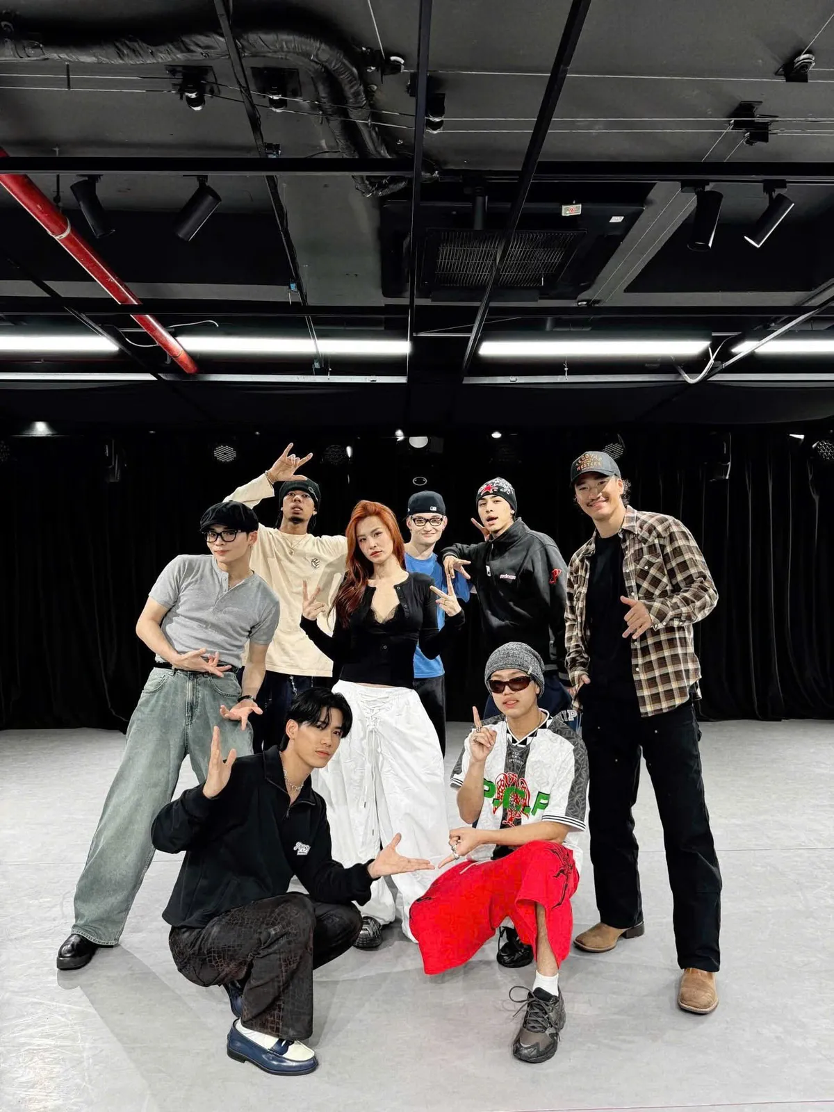 Điểm tin sao Việt: H&ograve;a Minzy khoe bạn trai qu&acirc;n nh&acirc;n - Ảnh 8.