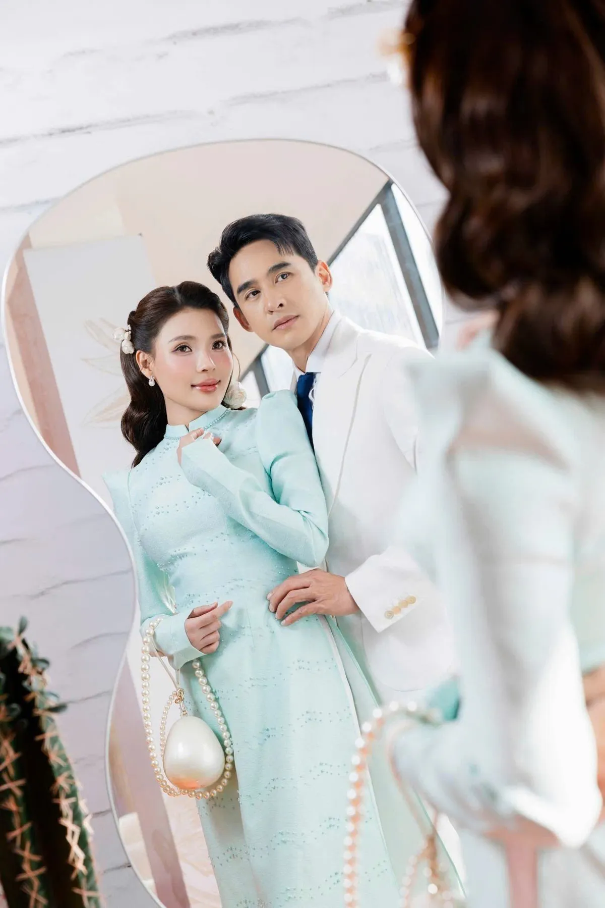 Điểm tin sao Việt: H&ograve;a Minzy khoe bạn trai qu&acirc;n nh&acirc;n - Ảnh 5.