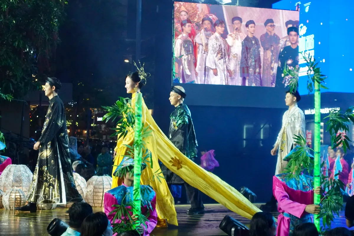 Khai mạc Lễ hội Áo dài TP Hồ Chí Minh 2026: Sức sống di sản trong kỷ nguyên mới - Ảnh 8.