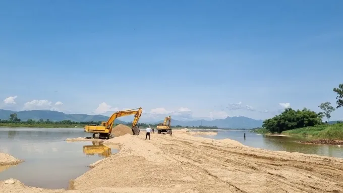 Bắt gi&aacute;m đốc C&ocirc;ng ty Quan Minh trong vụ khai th&aacute;c c&aacute;t tr&aacute;i ph&eacute;p- Ảnh 1.