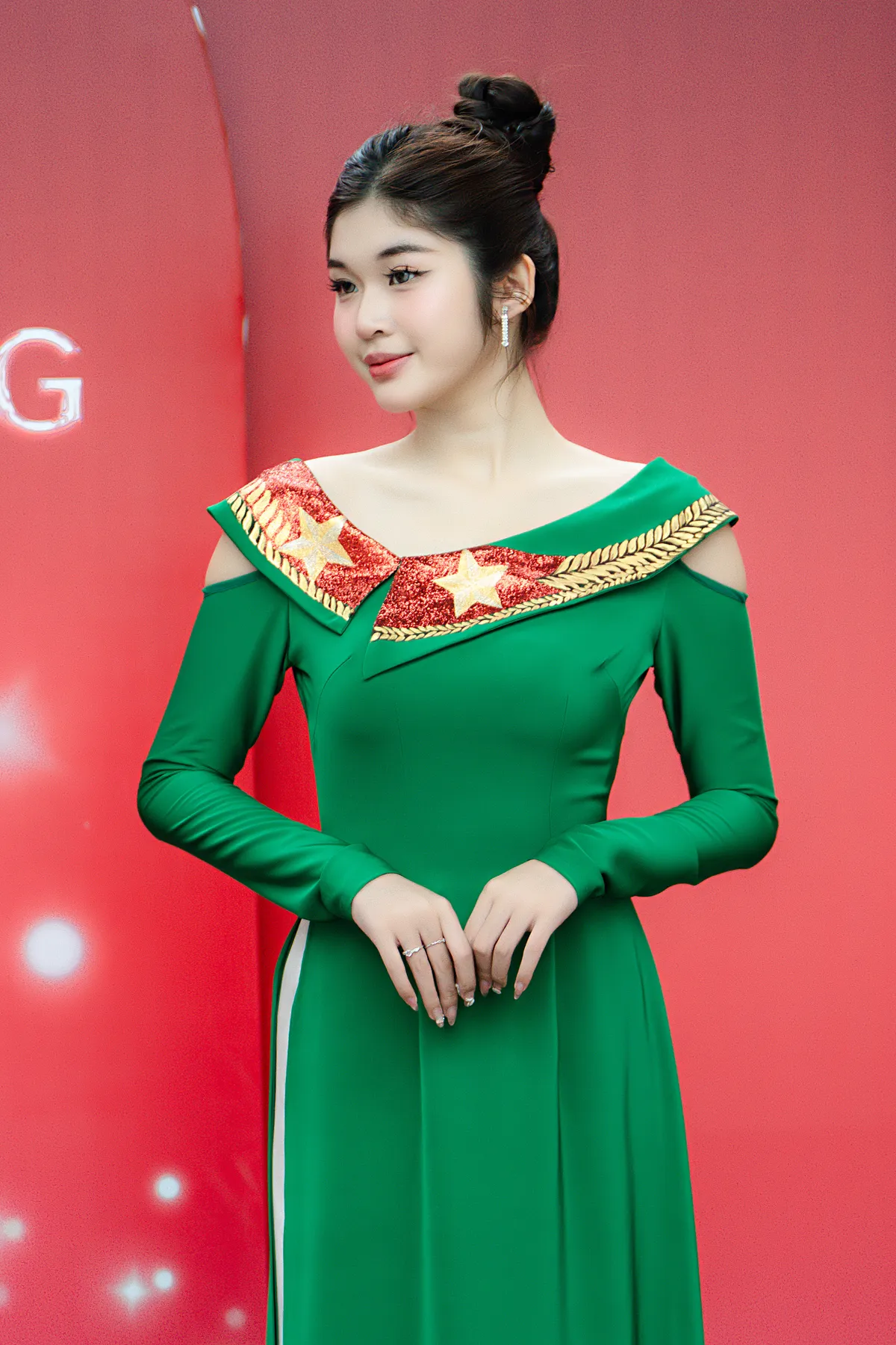 Tôn vinh vẻ đẹp nữ Công an qua bộ sưu tập áo dài dịp 8/3 - Ảnh 4.