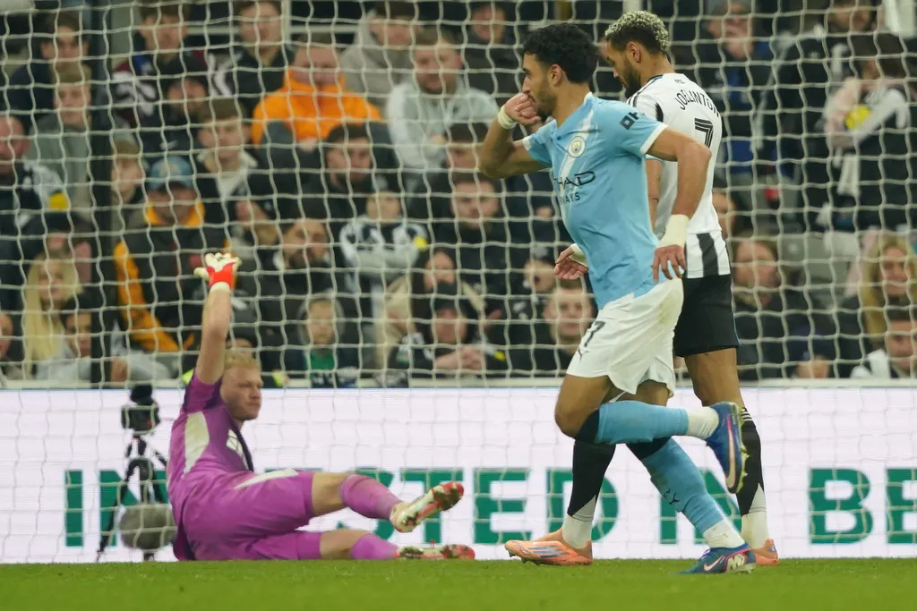 Man City lội ngược dòng trước Newcastle, tiếp tục nuôi mộng ăn bốn- Ảnh 2.