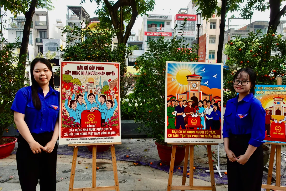 Cử tri trẻ TP Hồ Ch&iacute; Minh trao niềm tin, gửi kỳ vọng v&agrave;o c&aacute;c đại biểu Quốc hội - Ảnh 12.