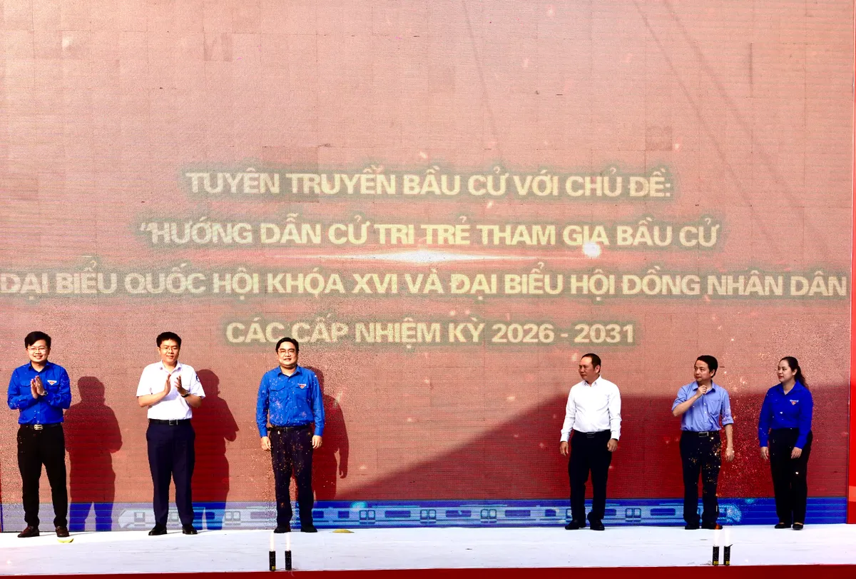 Cử tri trẻ TP Hồ Ch&iacute; Minh trao niềm tin, gửi kỳ vọng v&agrave;o c&aacute;c đại biểu Quốc hội - Ảnh 1.