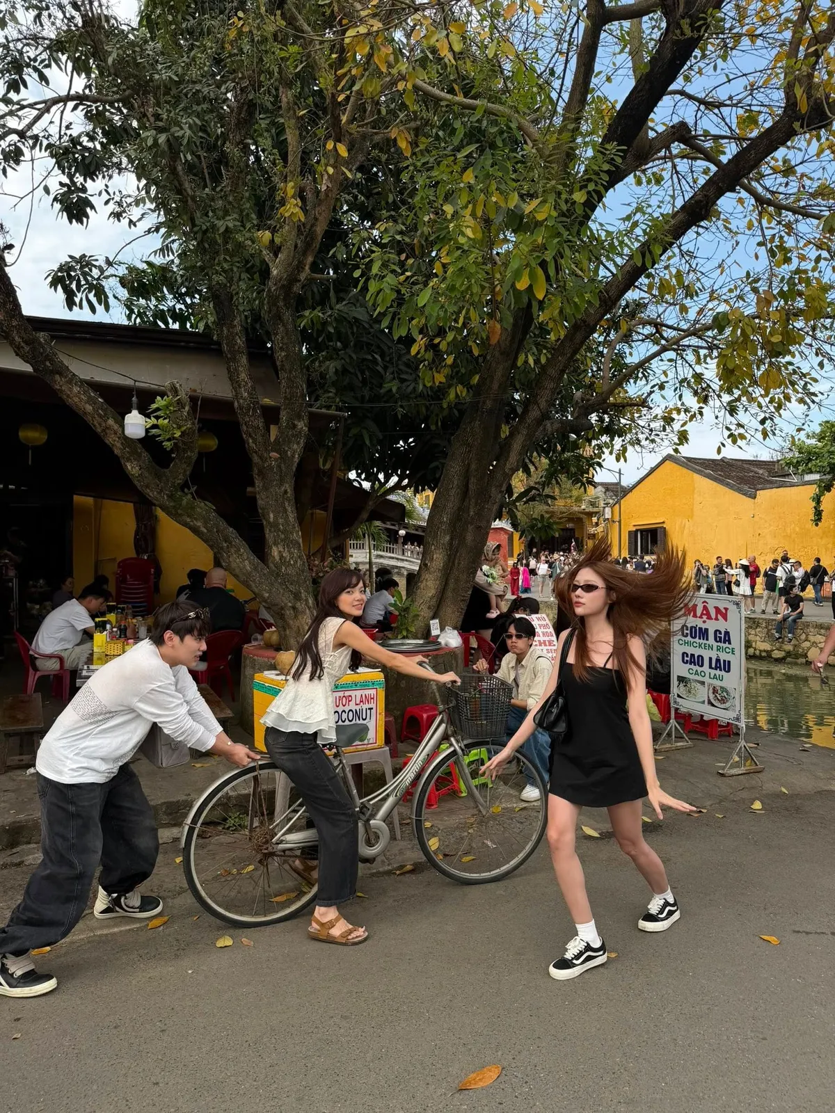 Điểm tin sao Việt: Á hậu Trương Thị May công khai con gái - Ảnh 10.