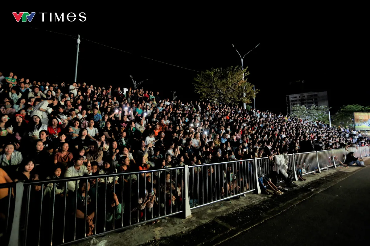 Thủ tướng Phạm Minh Ch&iacute;nh dự khai mạc Lễ hội Hoa Ban Điện Bi&ecirc;n năm 2026  - Ảnh 4.