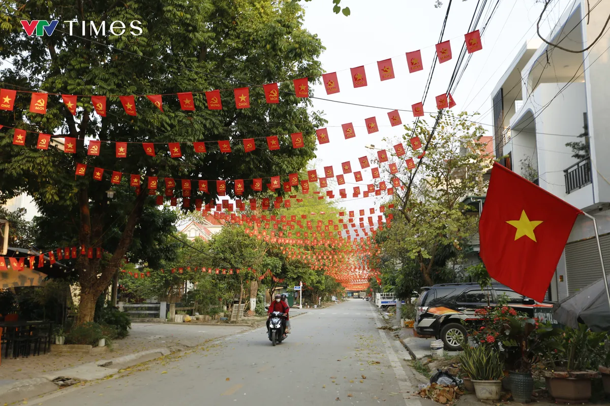 Điện Bi&ecirc;n rực rỡ cờ hoa ch&agrave;o mừng "Ng&agrave;y hội non s&ocirc;ng" - Ảnh 6.