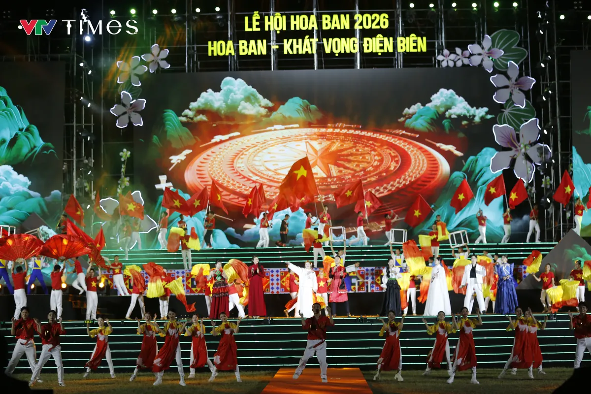 Thủ tướng Phạm Minh Ch&iacute;nh dự khai mạc Lễ hội Hoa Ban Điện Bi&ecirc;n năm 2026  - Ảnh 13.