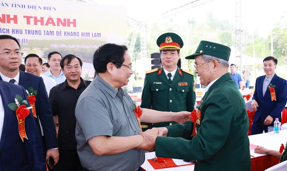 Thủ tướng Phạm Minh Ch&iacute;nh dự kh&aacute;nh th&agrave;nh t&ocirc;n tạo di t&iacute;ch đề kh&aacute;ng Him Lam - Ảnh 1.