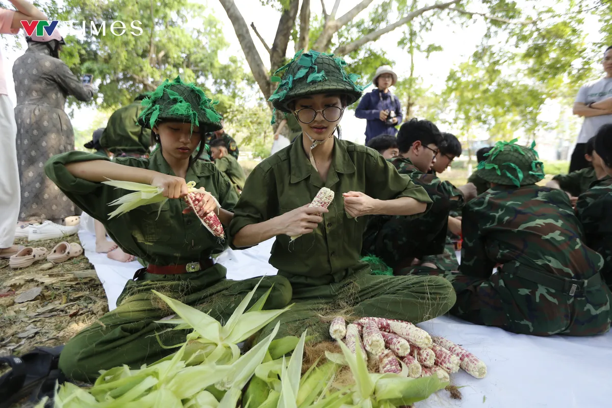 Trải nghiệm Bếp Ho&agrave;ng Cầm giữa l&ograve;ng Điện Bi&ecirc;n &ndash; Khi lịch sử bừng l&ecirc;n từ ngọn lửa giản dị - Ảnh 7.