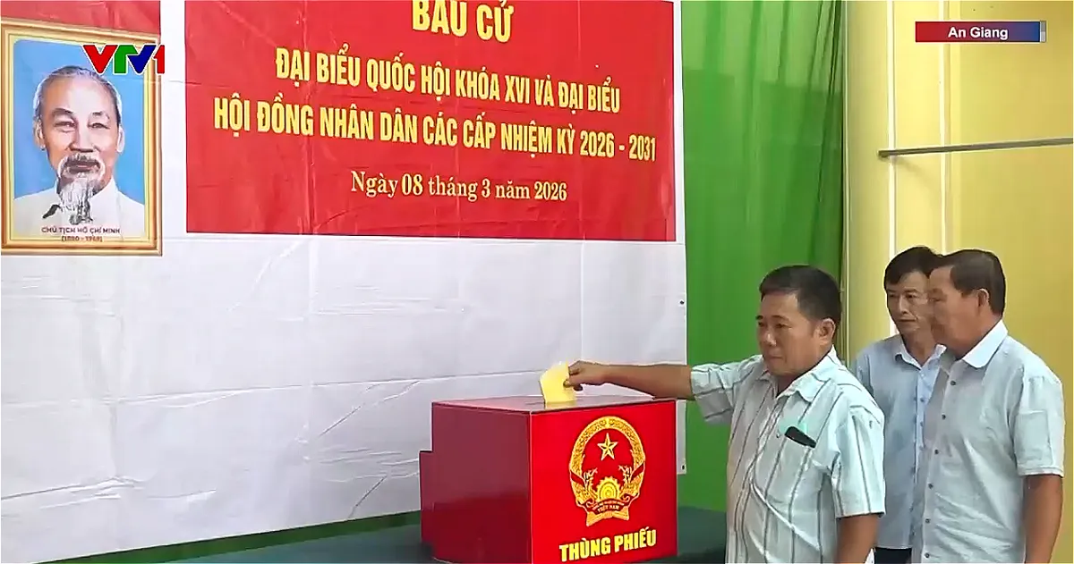 Cử tri đặc khu Thổ Ch&acirc;u (An Giang) n&ocirc; nức đi bầu cử sớm - Ảnh 1.