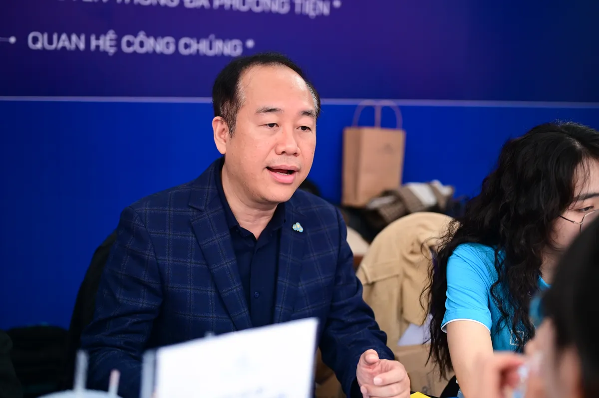 H&agrave;ng ngh&igrave;n học sinh 2K8 t&igrave;m hiểu ng&agrave;nh học tại Ng&agrave;y hội tư vấn tuyển sinh 2026 - Ảnh 4.