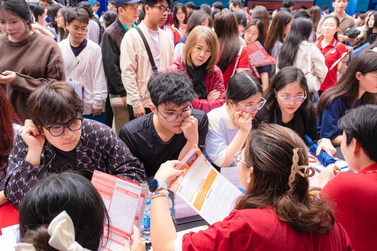 Từ năm 2026, chứng chỉ tiếng Anh được sử dụng thế n&agrave;o khi x&eacute;t tuyển đại học? - Ảnh 1.