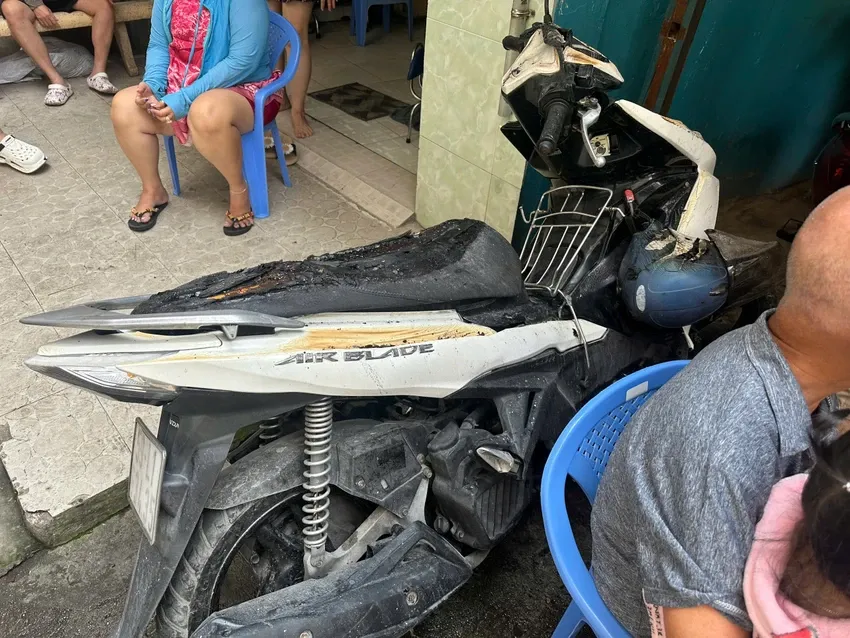 Ch&aacute;y nh&agrave; trong hẻm ở TP Hồ Ch&iacute; Minh, nhiều căn bị thi&ecirc;u rụi - Ảnh 4.