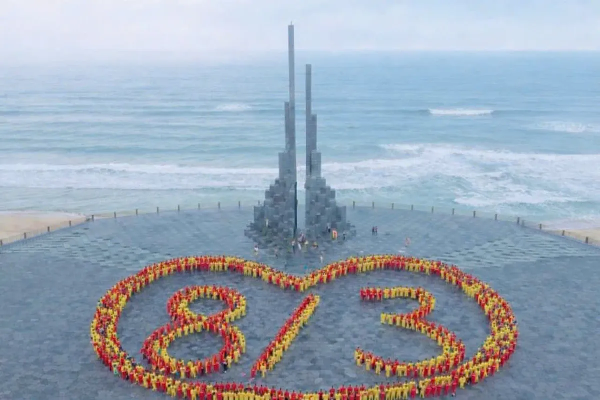 Đắk Lắk: Đồng diễn &aacute;o d&agrave;i tại Th&aacute;p Nghinh Phong, lan tỏa th&ocirc;ng điệp hướng tới ng&agrave;y bầu cử - Ảnh 1.