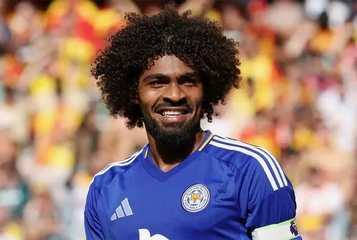 Bangladesh mang cựu cầu thủ Ngoại hạng Anh Hamza Choudhury sang đấu tuyển Việt Nam- Ảnh 1.