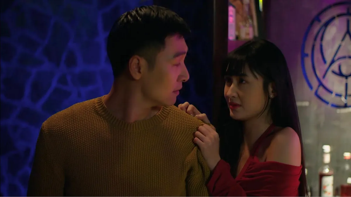 Bước ch&acirc;n v&agrave;o đời - Tập 7: Lấy nhan sắc đổi c&ocirc;ng việc, Trang bị tổng t&agrave;i khinh đến bẽ b&agrave;ng- Ảnh 2.