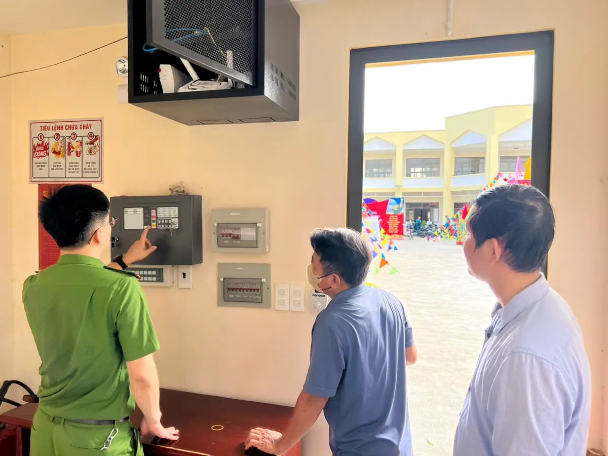 Chủ động bảo đảm an to&agrave;n PCCC tại c&aacute;c điểm tiếp x&uacute;c cử tri v&agrave; bầu cử - Ảnh 1.