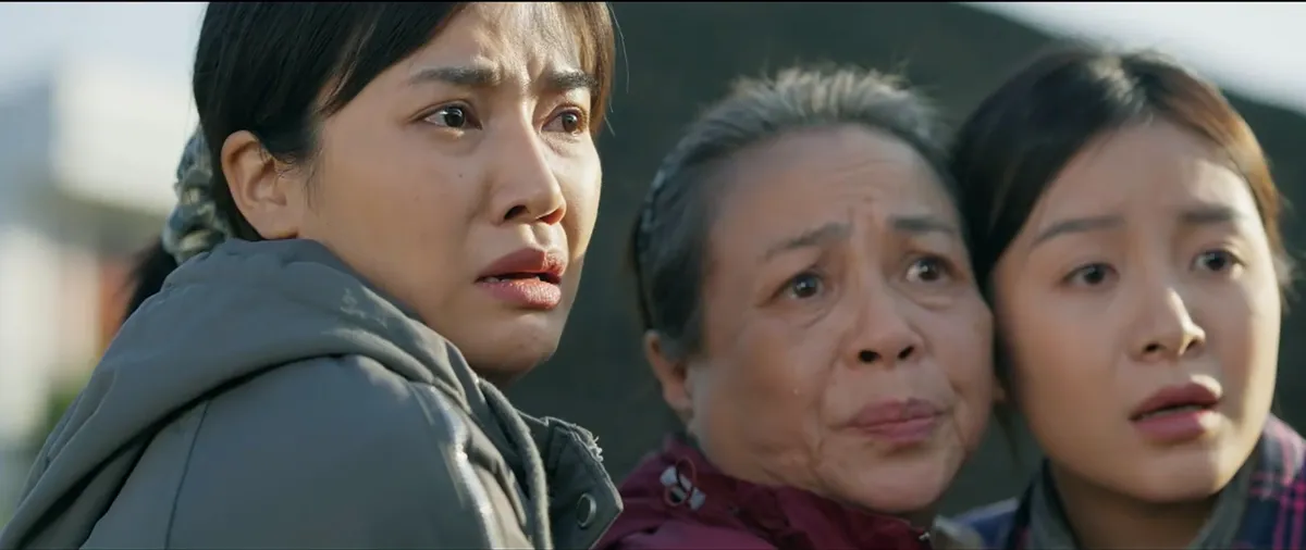 Kh&ocirc;ng giới hạn - Tập 21: Sau biến cố, b&agrave; Thoa sắp c&oacute; hai n&agrave;ng d&acirc;u - Ảnh 2.